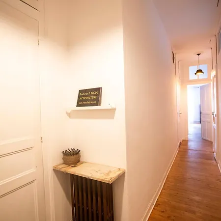 L'Appartement Lieu De Qualite En Centre Ville De Pau Exterior foto