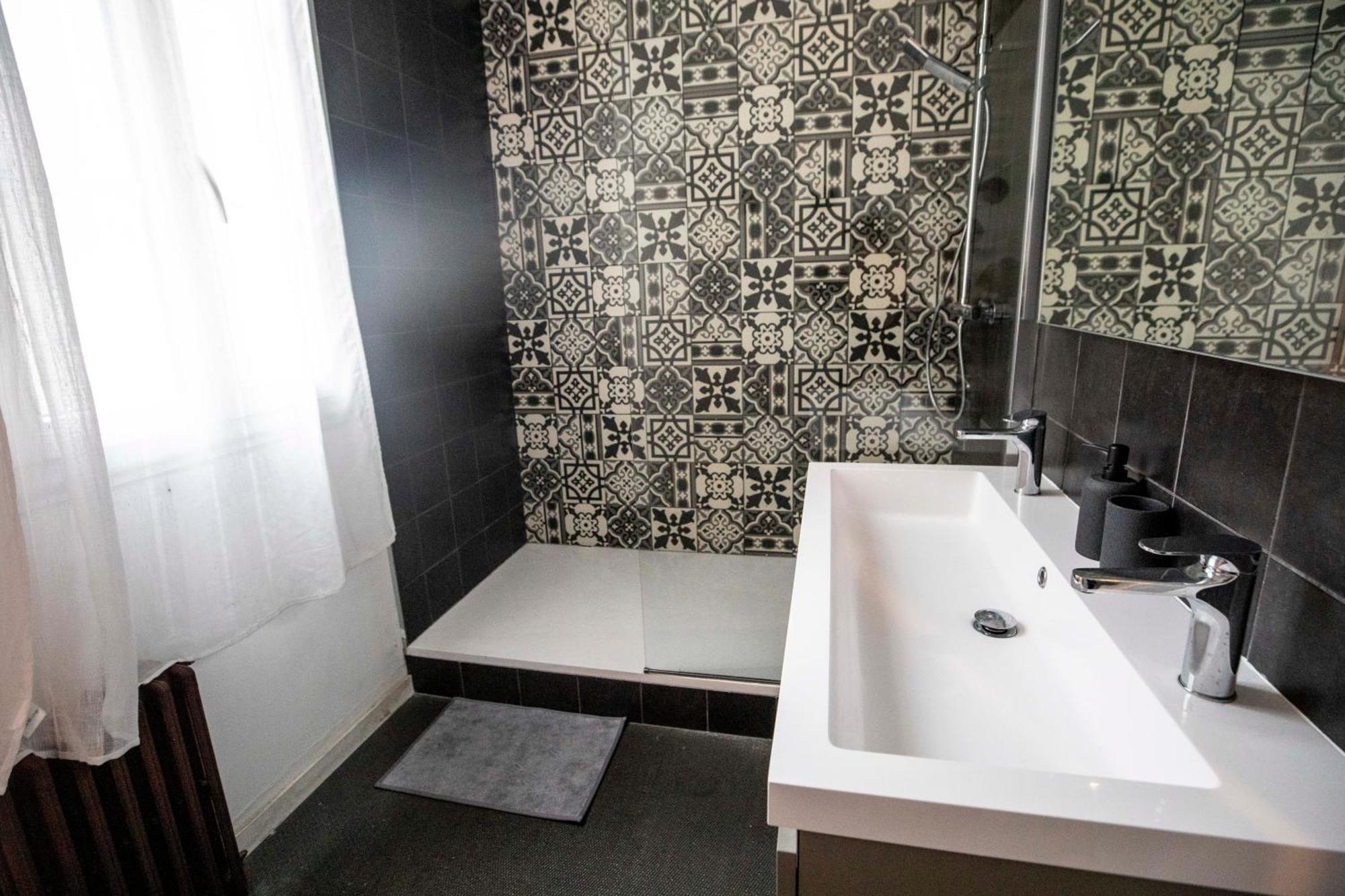 Lieu De Qualite En Centre De Apartment *